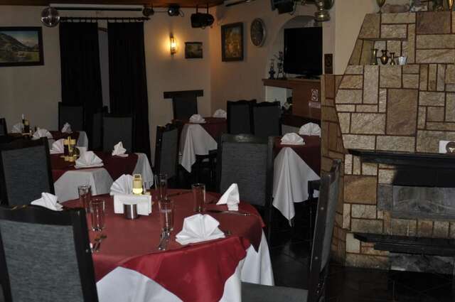 Отель Hotel Complex Romantic София-14